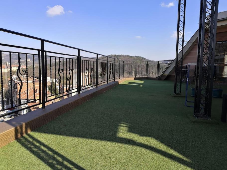 Unique Studio- Great Balcony And View! Parking Possibility! Veliko Turnovo Bagian luar foto