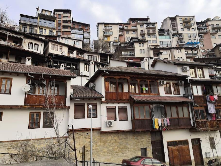 Unique Studio- Great Balcony And View! Parking Possibility! Veliko Turnovo Bagian luar foto