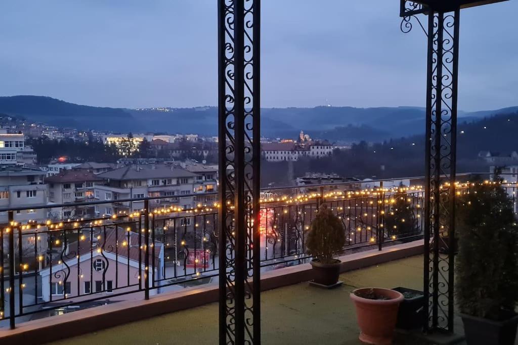 Unique Studio- Great Balcony And View! Parking Possibility! Veliko Turnovo Bagian luar foto