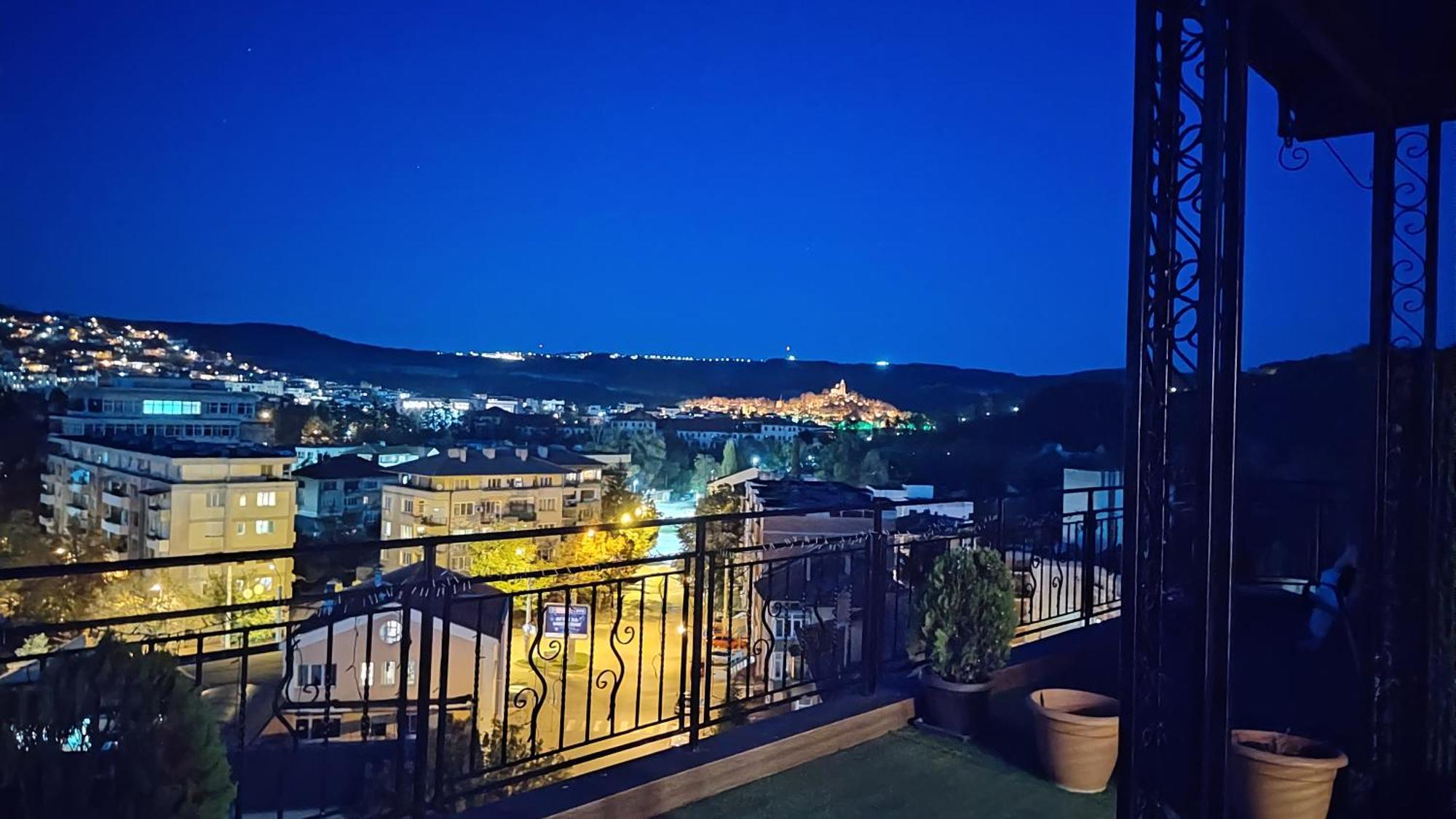 Unique Studio- Great Balcony And View! Parking Possibility! Veliko Turnovo Bagian luar foto